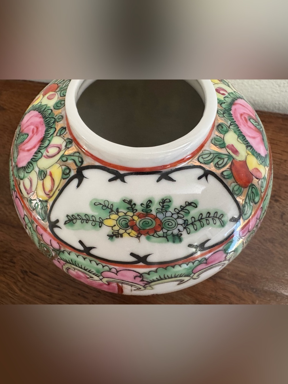 Vintage Chinese Famille Rose Medallion Ginger Jar (without Lid) - Picture 10 of 16